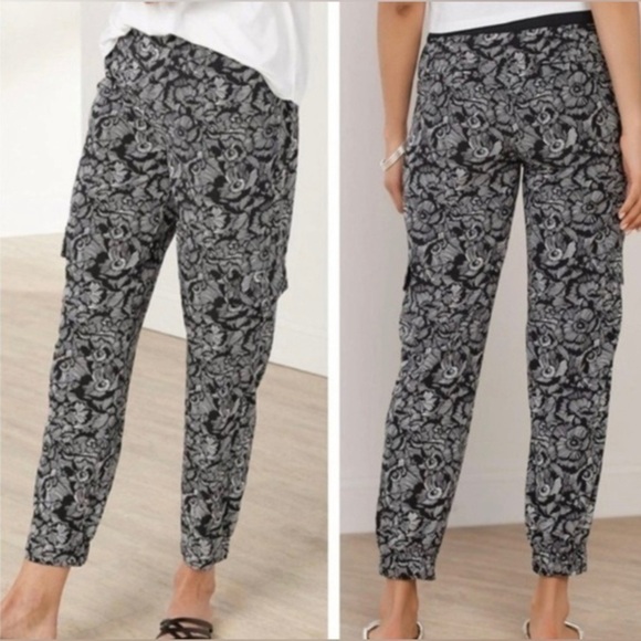 Soft Surroundings Pants - Excellent Condition, Soft Surroundings “Go Lively” Floral Cargo Pant, Sz Medium